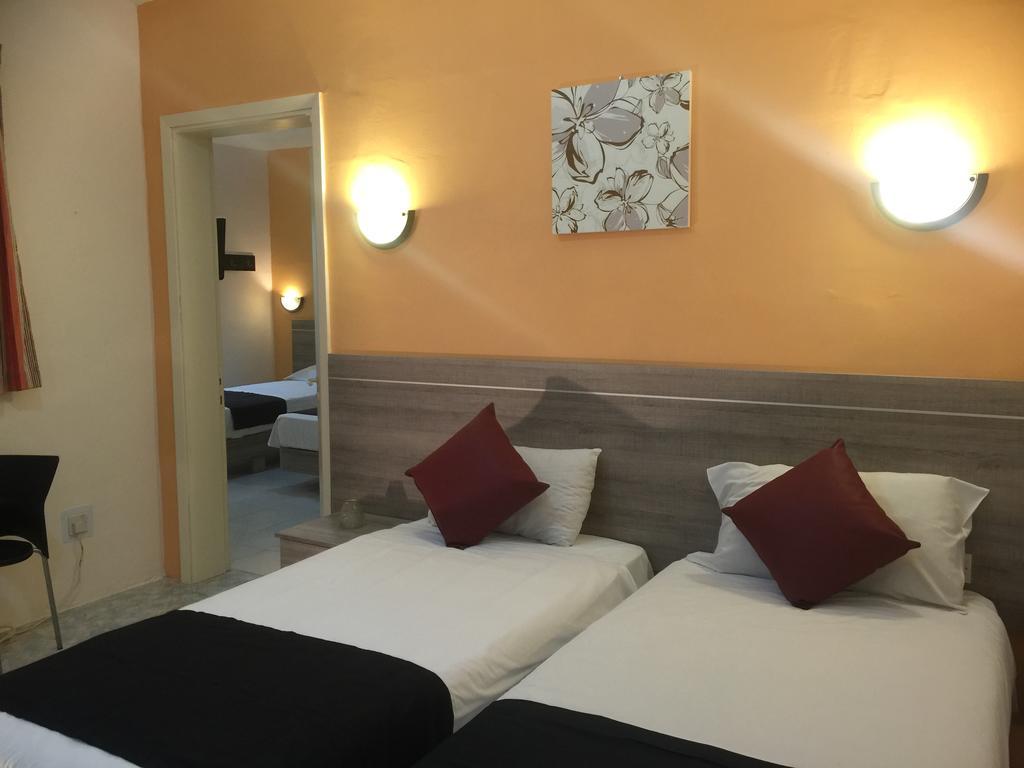 Dean Hamlet Hotel Saint Julian's Bagian luar foto
