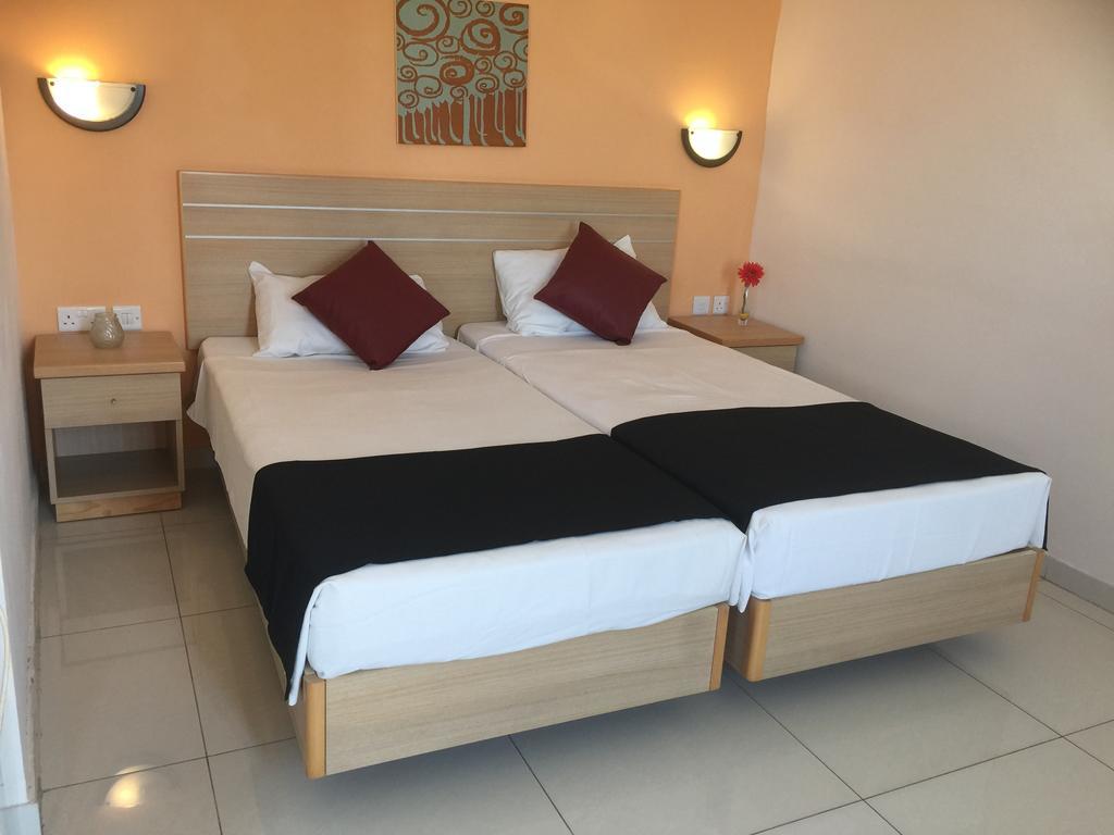 Dean Hamlet Hotel Saint Julian's Bagian luar foto