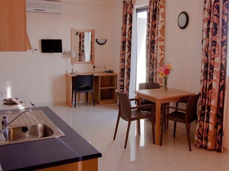 Dean Hamlet Hotel Saint Julian's Bagian luar foto